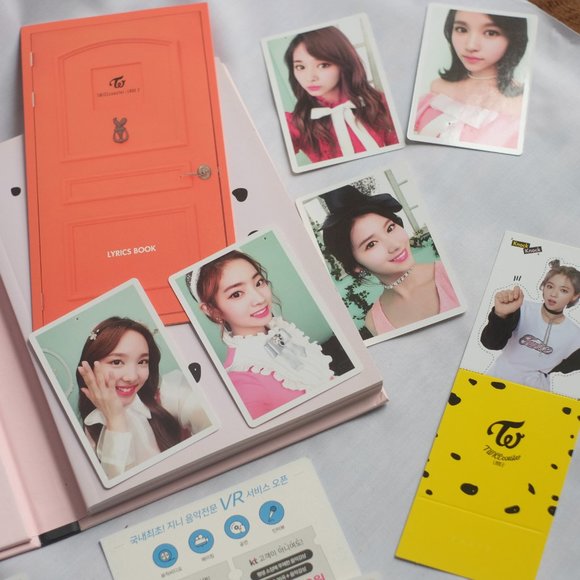 K-Pop TWICECoaster : Lane 2 +Photobook+Photocard - Picture 5 of 9